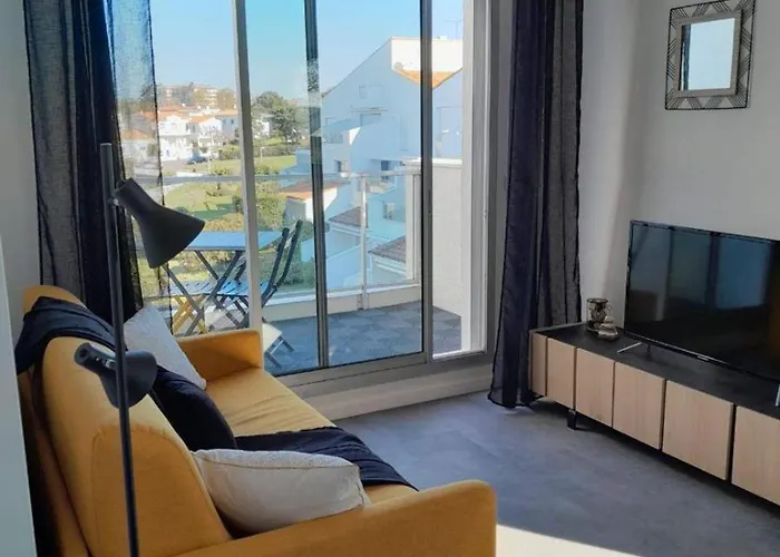 Neuf Lumineux Avec Balcon, Wi-fi, Au Pied De La Du Chay, - Fr-1-494-126 Appartement *